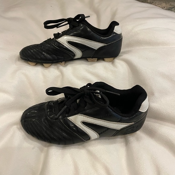 STARTER Shoes Black And White Starter Cleats Size 3 Poshmark